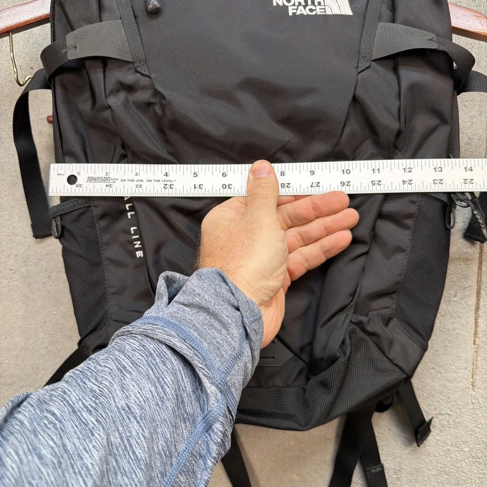 The North Face 28L Backpack Black Laptop Travel‎ School FlexVent